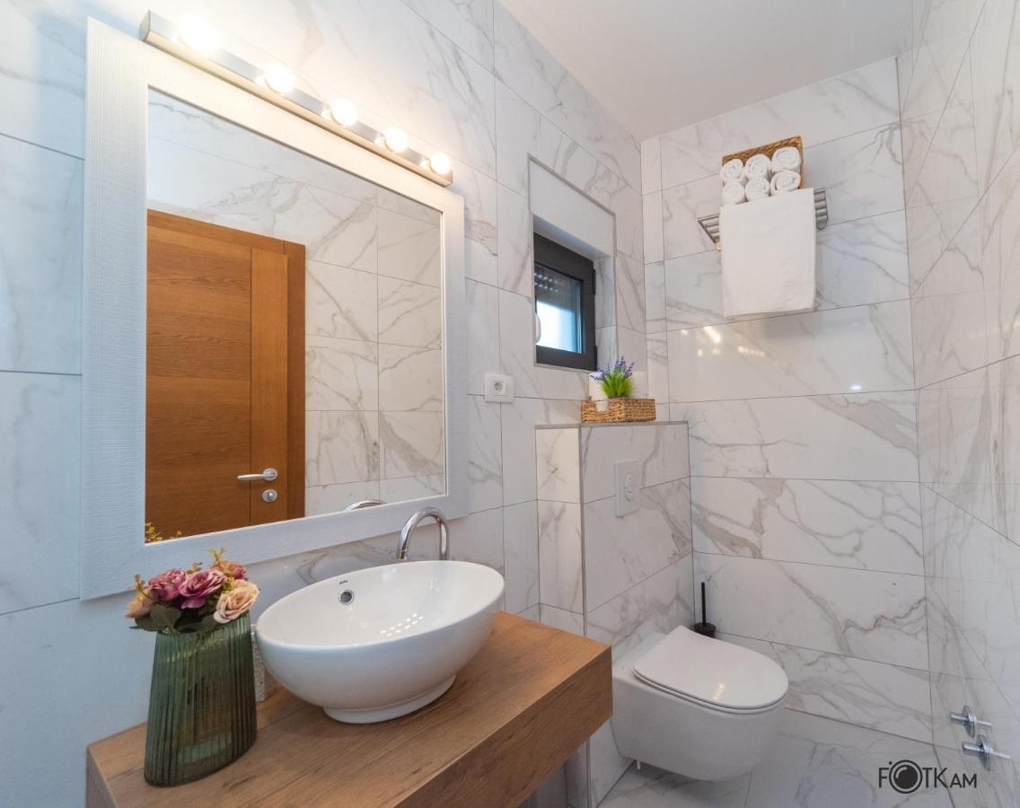 Libar Studio Apartments Baška Voda المظهر الخارجي الصورة